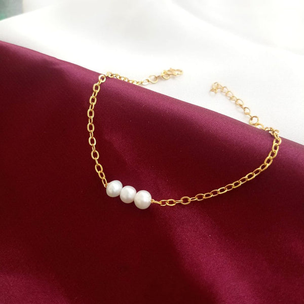 Pearl Bracelet With Gold-Plated Exclisive unique design For women