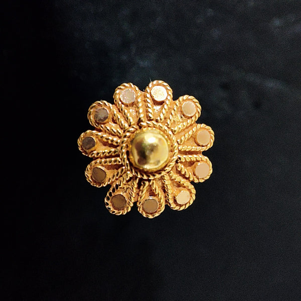 Handcrafted 18 carat Gold Flower Nosepin