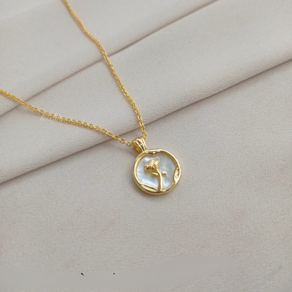 New Arrival 17-Inch Gold Plated Pendant with Exquisite New Design