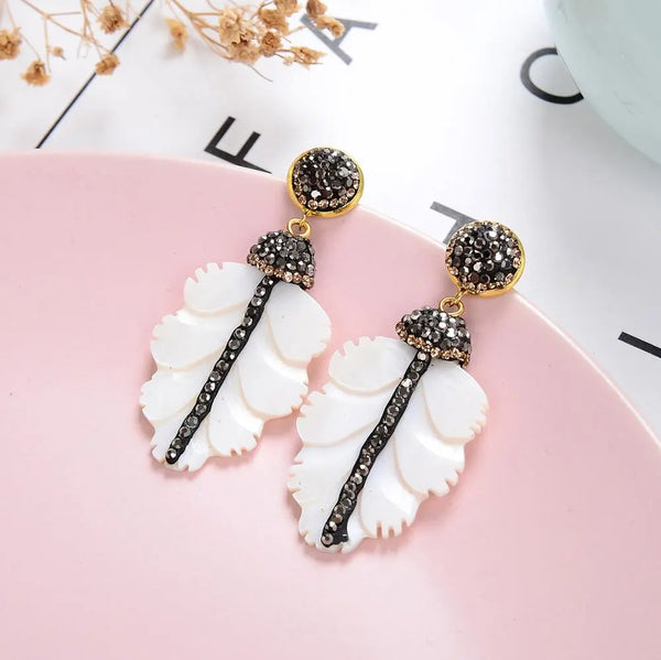 New Vintage Natural Shell Earrings For Women 2020 Fashion Leaf Shape Long Drop Earrings Women Jewelry Christmas Friends Gifts