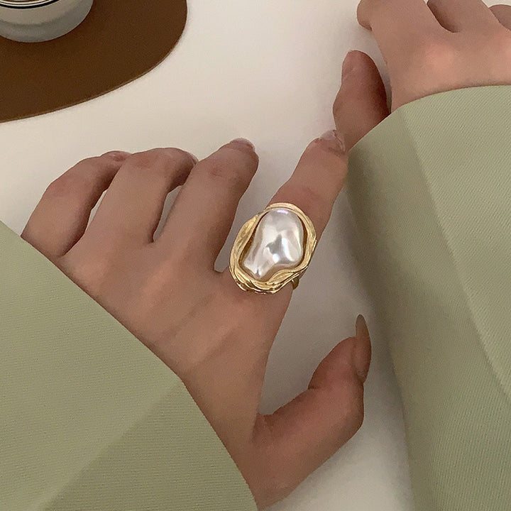 Trendy Vintage Women's Shaped Pearl Index Finger Ring
