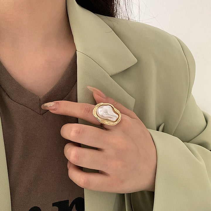 Trendy Vintage Women's Shaped Pearl Index Finger Ring
