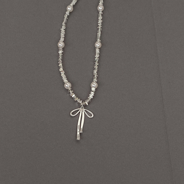 Girly Fresh Bow Crushed Pearl Necklace