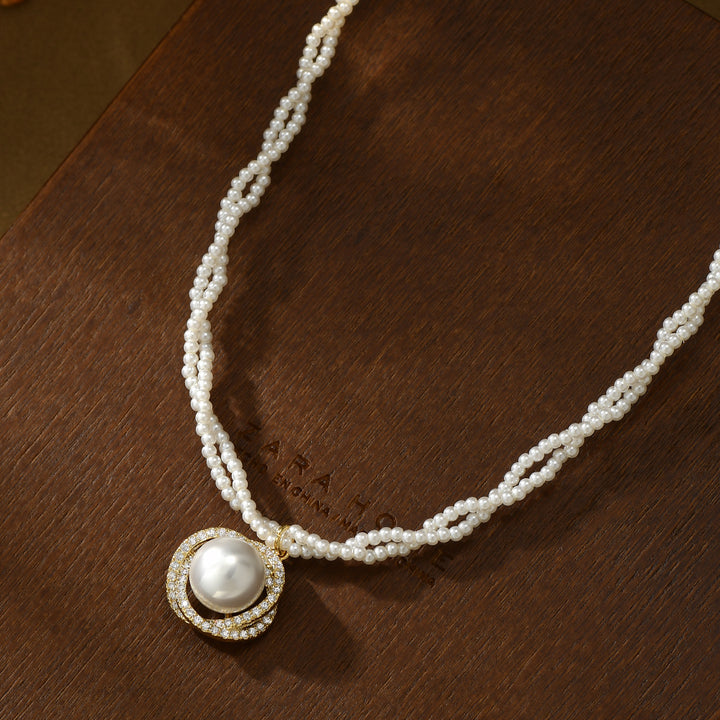 Women's Retro Hollow Pearl Necklace