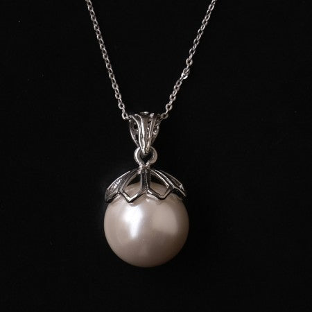 Fresh Water Pearl Flower Shape Grey  Color Pearl Pendent