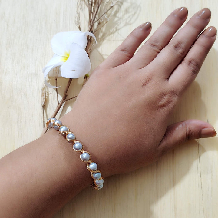 Classic Adjustable Fresh Water Pearl Bracelet in Silver - LeisFita.com