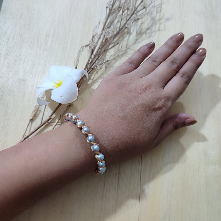 Classic Adjustable Fresh Water Pearl Bracelet in Silver - LeisFita.com