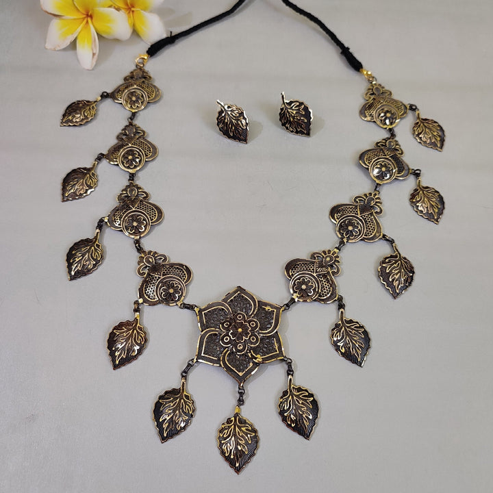 Flower with Leaf Katai Necklace and Earring Set - LeisFita.com