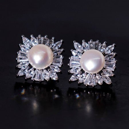 Fresh Water Pearl Stone With White Color Pearl Earring - LeisFita.com