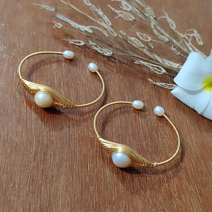 Fresh Water Pearl White Eye Pearl Adjustable Bracelet Gold Plated - LeisFita.com