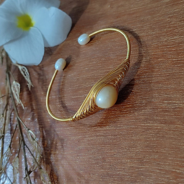 Fresh Water Pearl White Eye Pearl Adjustable Bracelet Gold Plated - LeisFita.com