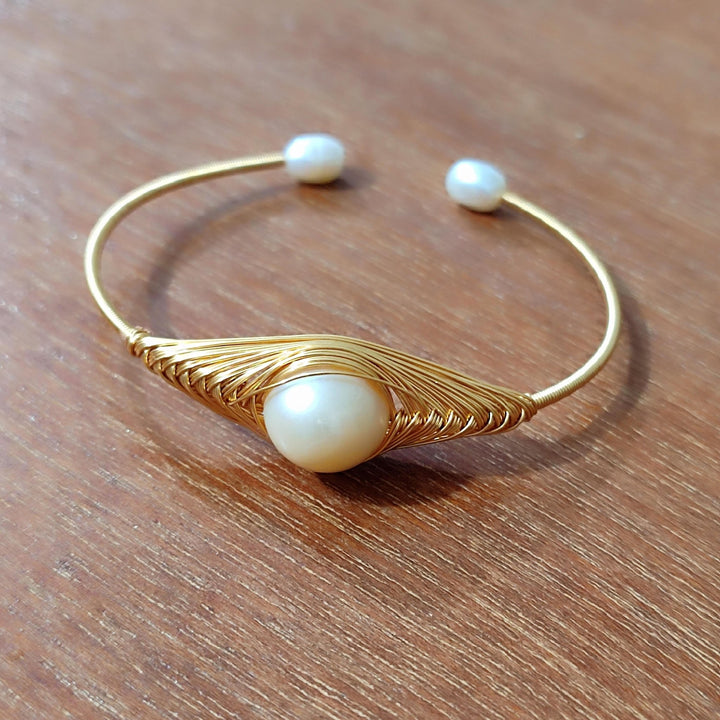 Fresh Water Pearl White Eye Pearl Adjustable Bracelet Gold Plated - LeisFita.com