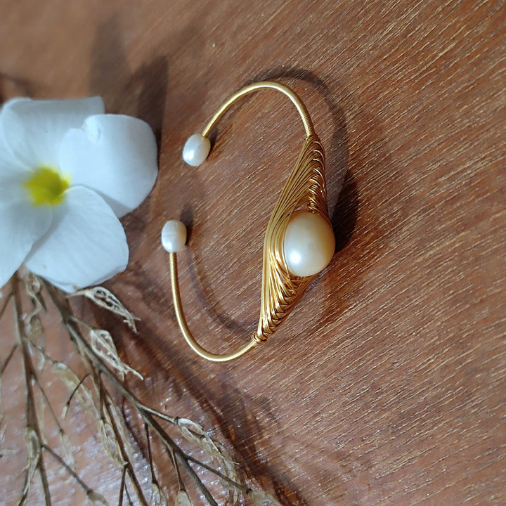 Fresh Water Pearl White Eye Pearl Adjustable Bracelet Gold Plated - LeisFita.com