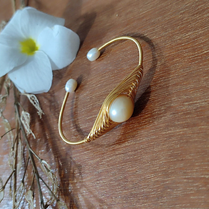 Fresh Water Pearl White Eye Pearl Adjustable Bracelet Gold Plated - LeisFita.com